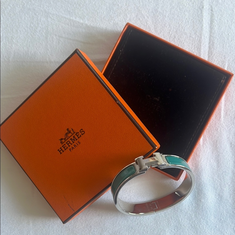 Authentic Hermès Green and Silver Bracelet with Box